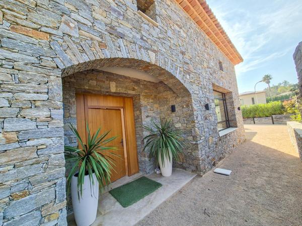 maison à vendre  7 pièces - 220 m2 LA CROIX VALMER - 83