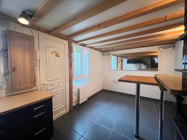 Petit appartement avec mezzanine à Puteaux - A VENDRE