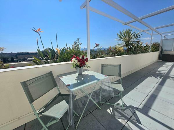 Superbe 2 pièces PLEIN SUD - DERNIER ETAGE