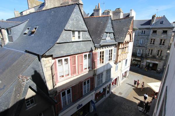 UN BEAU STUDIO POUR INVESTISSEUR, EN CENTRE-VILLE HISTORIQUE. - A QUIMPER Quimper CENTRE
