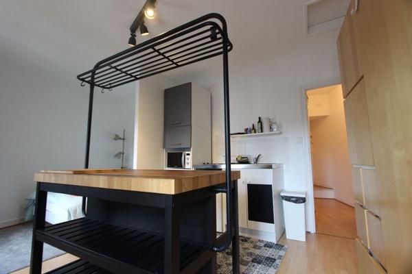 UN BEAU STUDIO POUR INVESTISSEUR, EN CENTRE-VILLE HISTORIQUE. - A QUIMPER Quimper CENTRE