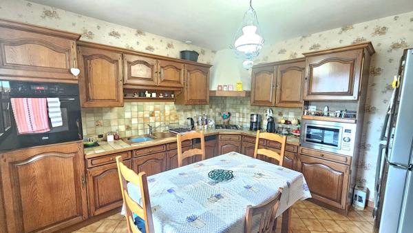 Vente
                Maison121 m² - 4 Pièces -
                    PARON (89100)