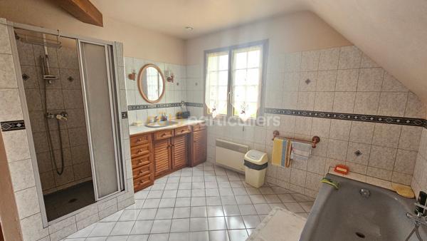 Vente
                Maison121 m² - 4 Pièces -
                    PARON (89100)