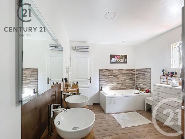 Maison à vendre  4 pièces - 121,48 m2 ST LAURENT DE LA SALANQUE - 66