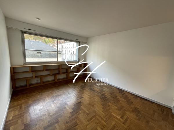 GRENOBLE - STUDIO - CENTRE VILLE