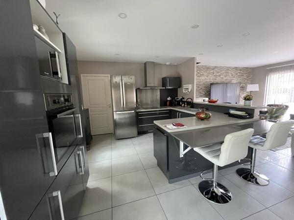 Maison à vendre 357 000 € Varetz 6 p 154 m² DPE C