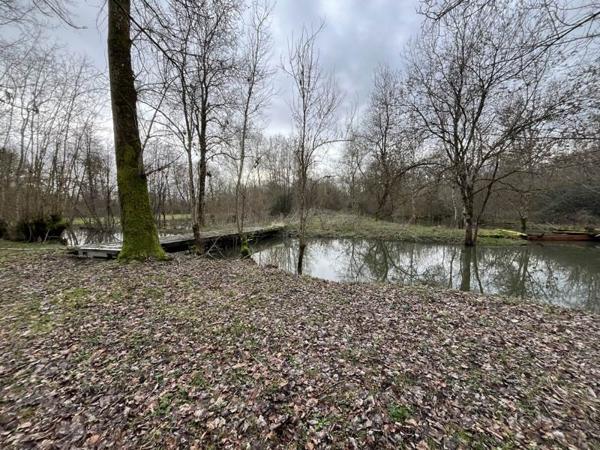 Parking à vendre 25 000 € Saint-Hilaire-la-Palud 5 072 m² DPE
