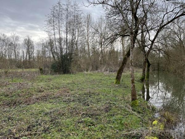 Parking à vendre 25 000 € Saint-Hilaire-la-Palud 5 072 m² DPE