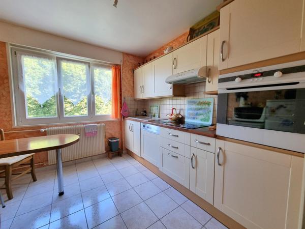 Appartement 76 m² avec balcon et parking couvert