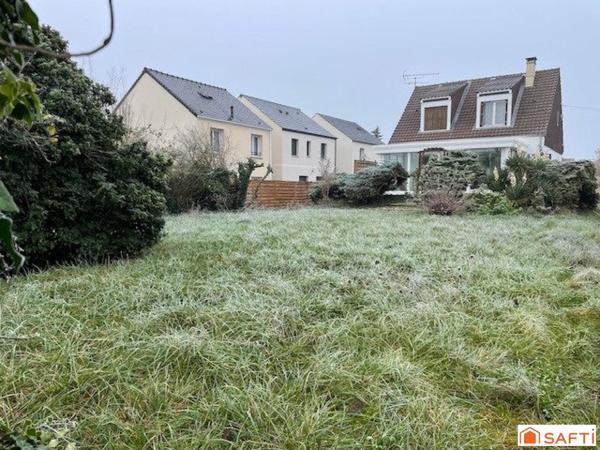 Terrain 280 m2 - proche tous commerces - écoles - Accès RN 20 - Francilienne - RER C