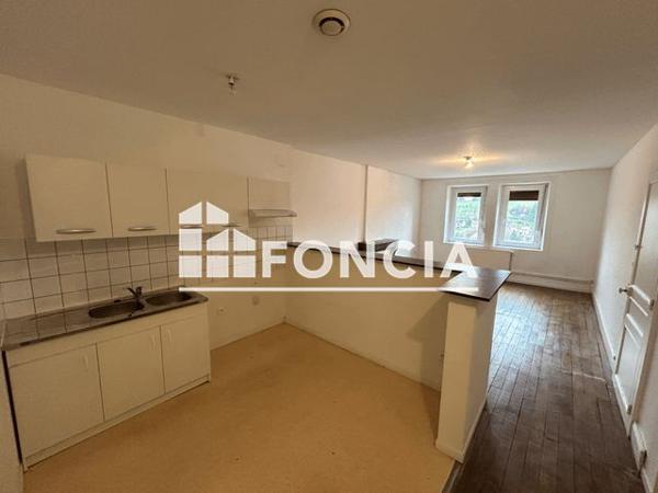 Location Appartement 3 pièces 62.23 m² - 4 PLACE DE LA MAIRIE La Grandville 08700