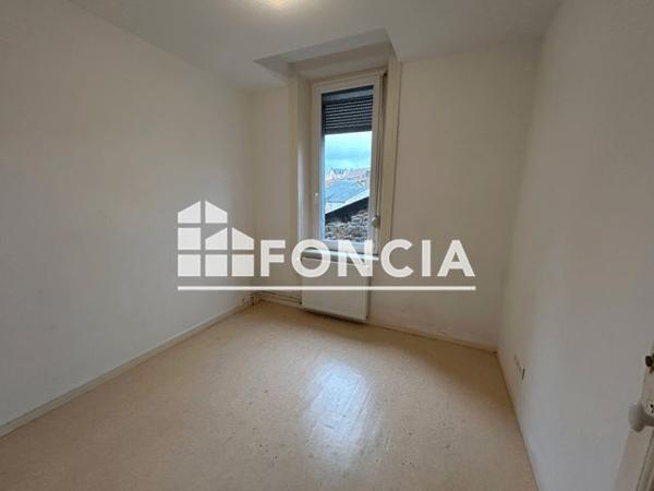 Location Appartement 3 pièces 62.23 m² - 4 PLACE DE LA MAIRIE La Grandville 08700