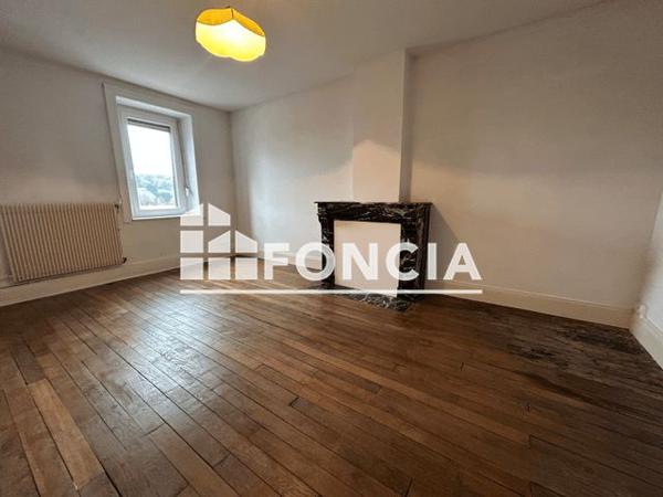 Location Appartement 3 pièces 62.23 m² - 4 PLACE DE LA MAIRIE La Grandville 08700