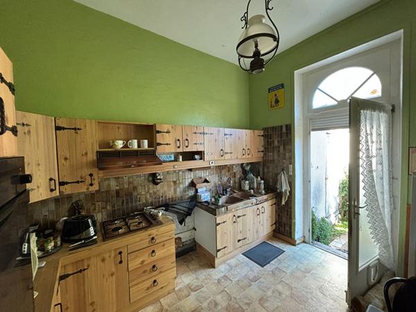 Centre ville de LA FLECHE, Magnifique Maison de Maître située au Coeur de la Ville à remettre au goût du jour.