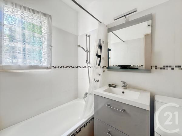 Appartement T3 à vendre  3 pièces - 40,92 m2 BANDOL - 83