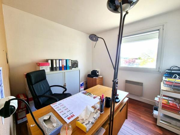 POITIERS BUREAUX A LOUER FACE A LA POLYCLINIQUE DE LA PROVIDENCE : 92M²