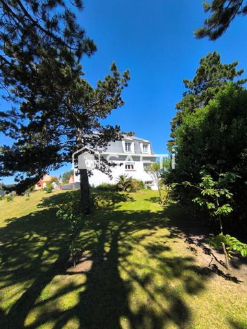 Proche de nos belles plages 2mn  et bien situe dans un cadre agréable.