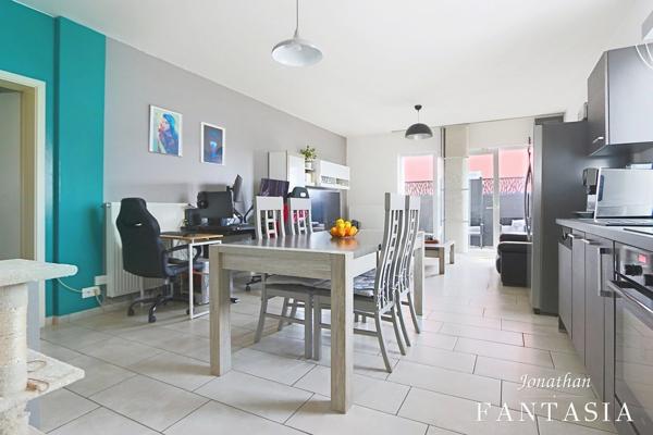 Il a tout pour plaire : appartement 2 pièces de 59,37 m² avec terrasse, garage et stationnements à Escherange