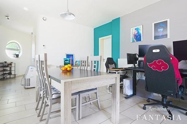 Il a tout pour plaire : appartement 2 pièces de 59,37 m² avec terrasse, garage et stationnements à Escherange