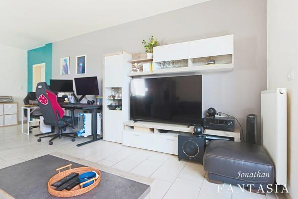 Il a tout pour plaire : appartement 2 pièces de 59,37 m² avec terrasse, garage et stationnements à Escherange