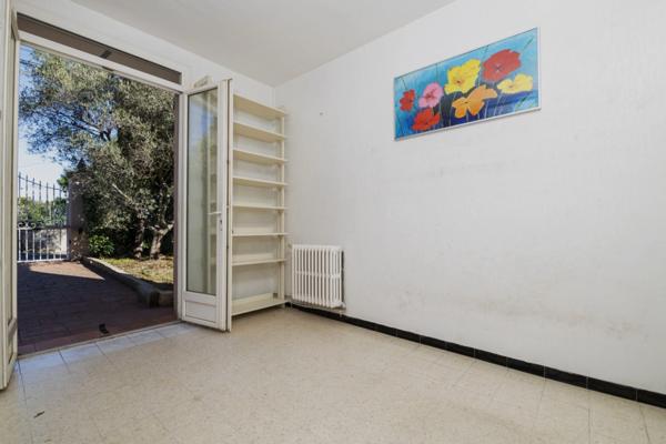 Les Pennes Mirabeau Jas de Rhodes Maison de 98 m2 au calme sans vis à vis belle vue sur végétation 426 m2 de terrain