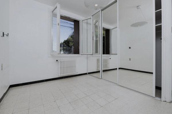 Les Pennes Mirabeau Jas de Rhodes Maison de 98 m2 au calme sans vis à vis belle vue sur végétation 426 m2 de terrain