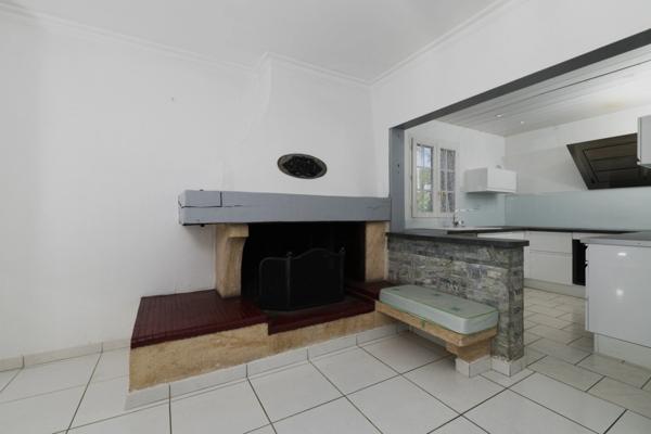 Les Pennes Mirabeau Jas de Rhodes Maison de 98 m2 au calme sans vis à vis belle vue sur végétation 426 m2 de terrain
