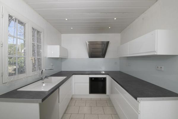 Les Pennes Mirabeau Jas de Rhodes Maison de 98 m2 au calme sans vis à vis belle vue sur végétation 426 m2 de terrain