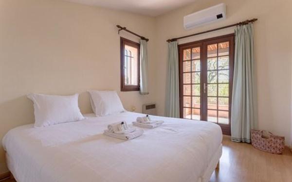 Maison à vendre    5 pièces • 190,96 m2 Mougins