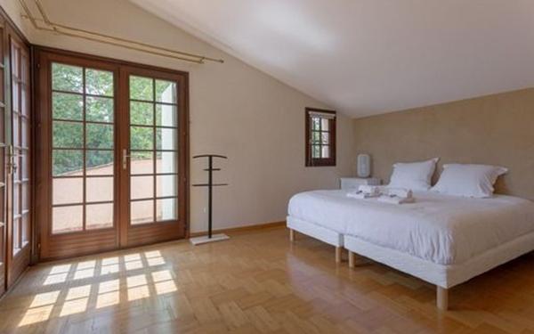 Maison à vendre    5 pièces • 190,96 m2 Mougins