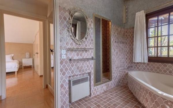 Maison à vendre    5 pièces • 190,96 m2 Mougins