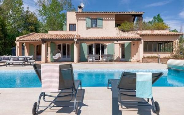Maison à vendre    5 pièces • 190,96 m2 Mougins