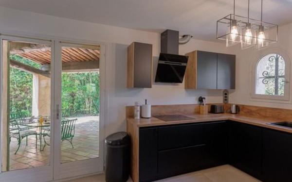 Maison à vendre    5 pièces • 190,96 m2 Mougins