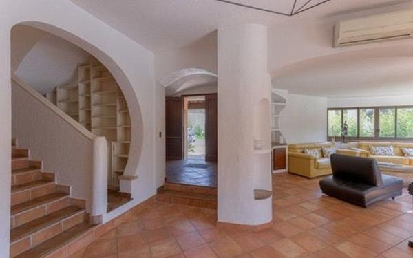 Maison à vendre    5 pièces • 190,96 m2 Mougins