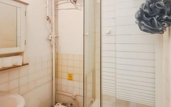 Appartement à vendre    1 pièce • 16,90 m2 Paris 11