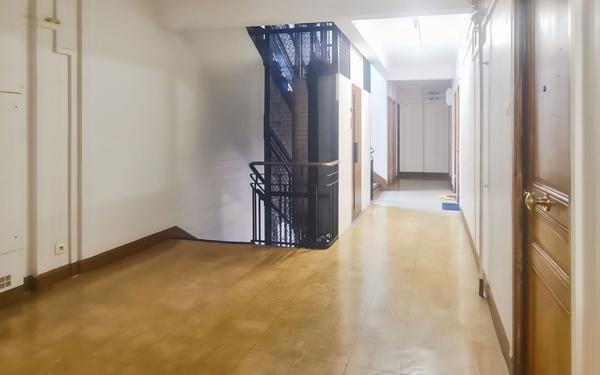 Appartement à vendre    1 pièce • 16,90 m2 Paris 11