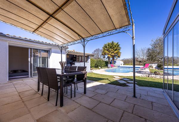 Maison Vouillé plain-pied avec piscine