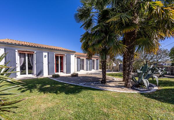 Maison Vouillé plain-pied avec piscine