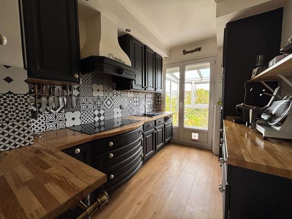 Maison 5 pièces à vendre à Pontoise - Secteur Saint Martin 425 000 € **  - Référence  11324