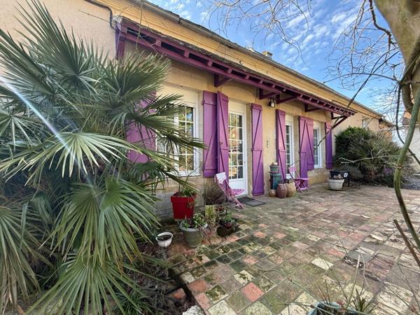 Ancienne ferme rénovée à proximité de  Mamers 10 pièce(s) 230 m2