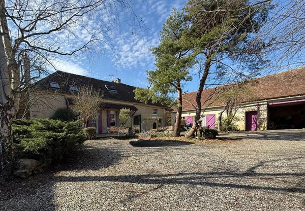 Ancienne ferme rénovée à proximité de  Mamers 10 pièce(s) 230 m2