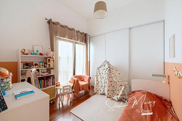 Grand T4 avec terrasses et place de parking au cœur de Bordeaux