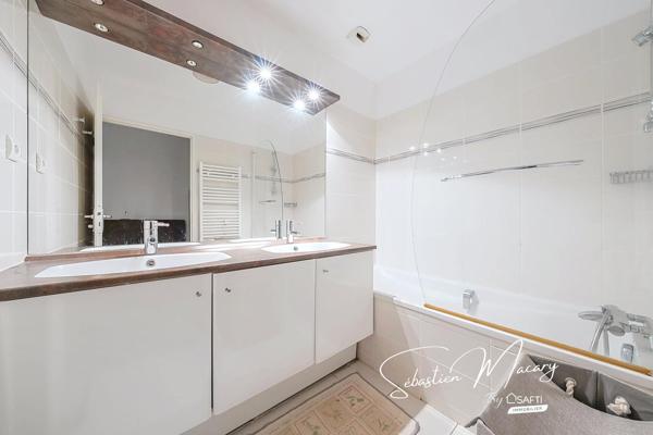 Grand T4 avec terrasses et place de parking au cœur de Bordeaux