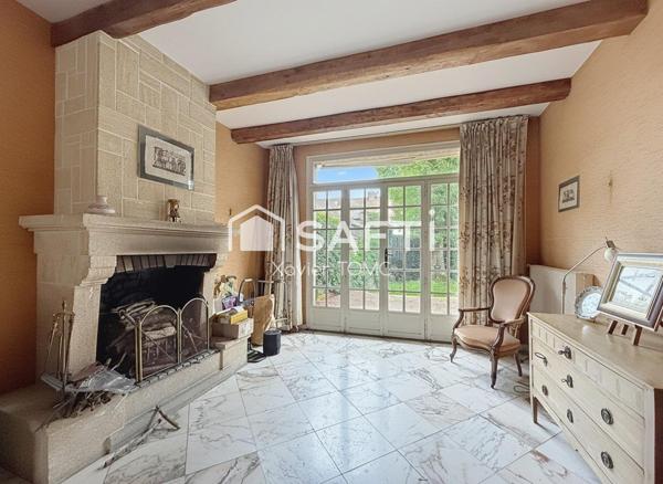 MAISON BOURGEOISE LENS