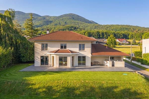 Vente Maison de luxe Divonne-les-Bains 6 Pièces 170 m²