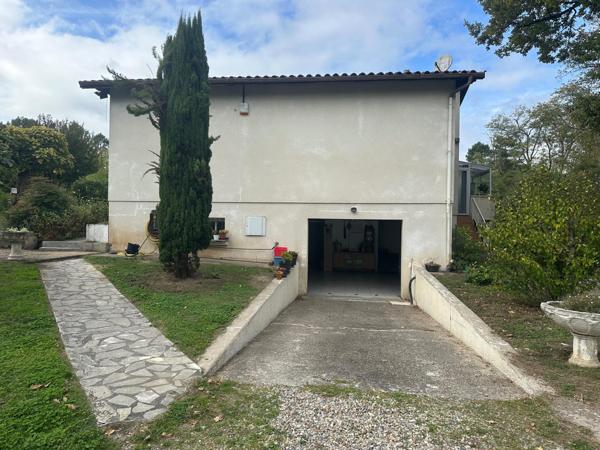 Maison landaise typique, lumineuse et paisible.