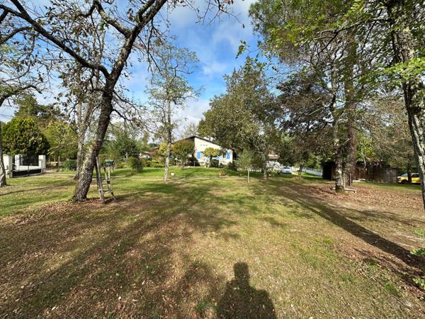 Maison landaise typique, lumineuse et paisible.