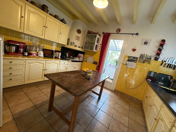 Maison landaise typique, lumineuse et paisible.