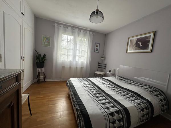 Maison landaise typique, lumineuse et paisible.