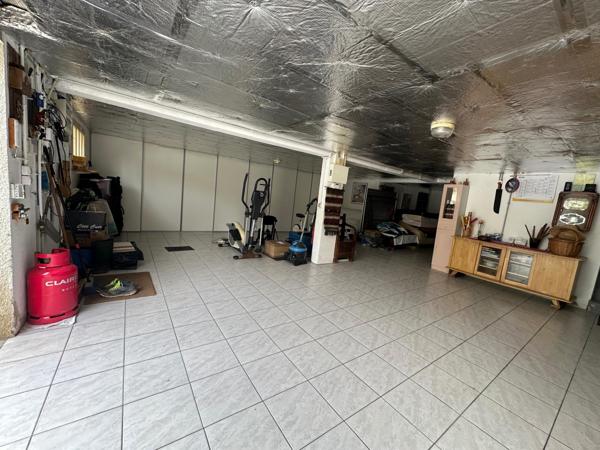 Maison landaise typique, lumineuse et paisible.